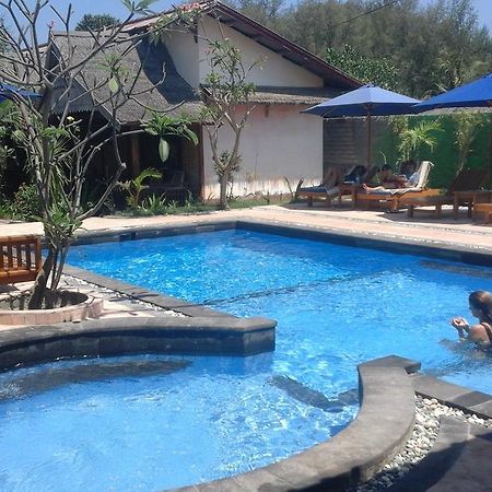 Coral Beach Pizza Cottages ギリ・トラワンガン エクステリア 写真