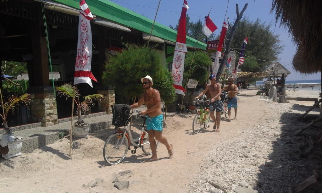 Coral Beach Pizza Cottages ギリ・トラワンガン エクステリア 写真