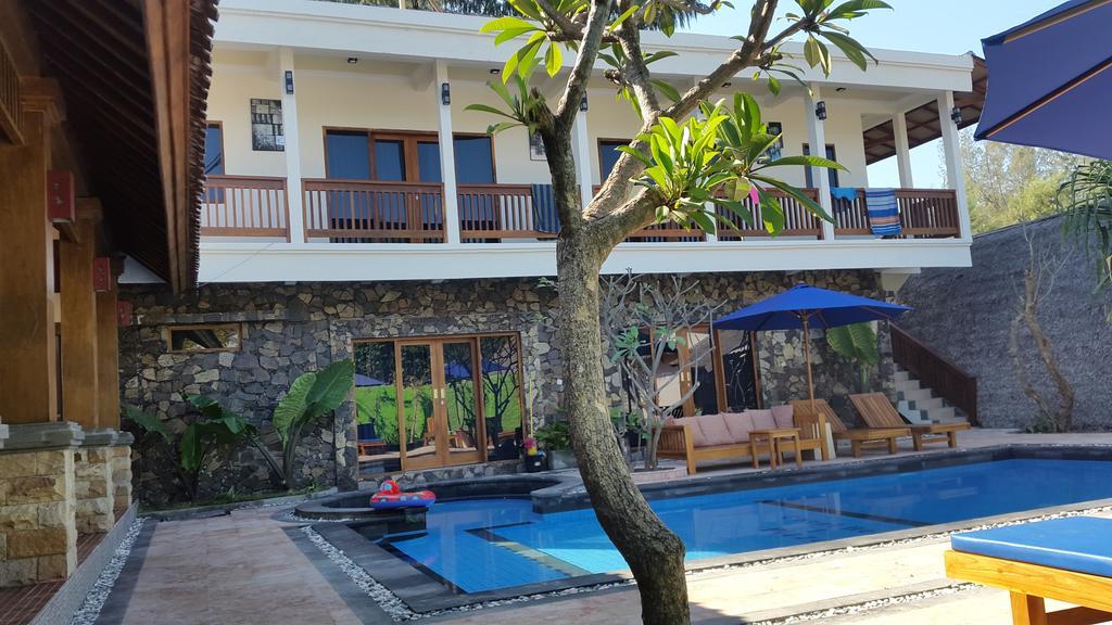 Coral Beach Pizza Cottages ギリ・トラワンガン エクステリア 写真