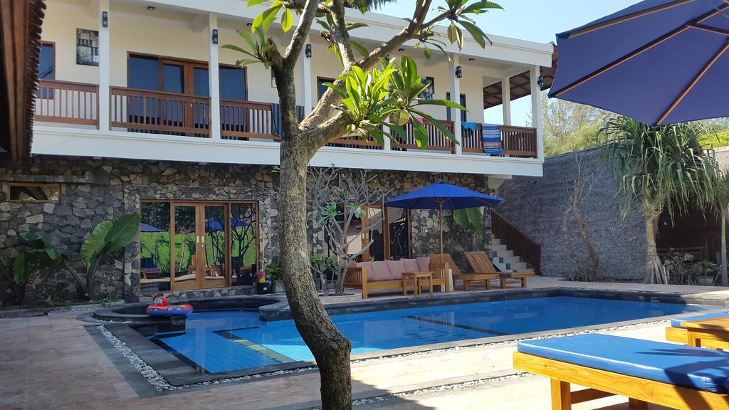 Coral Beach Pizza Cottages ギリ・トラワンガン エクステリア 写真