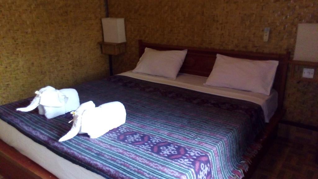 Coral Beach Pizza Cottages ギリ・トラワンガン エクステリア 写真
