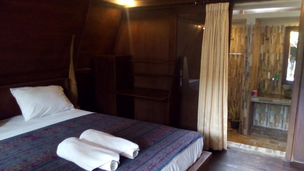 Coral Beach Pizza Cottages ギリ・トラワンガン エクステリア 写真