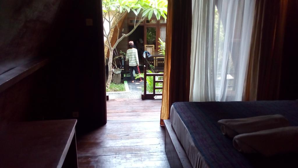 Coral Beach Pizza Cottages ギリ・トラワンガン エクステリア 写真