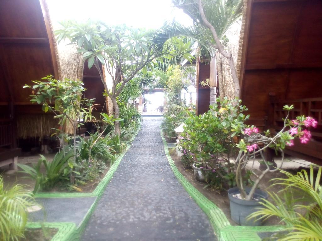 Coral Beach Pizza Cottages ギリ・トラワンガン エクステリア 写真