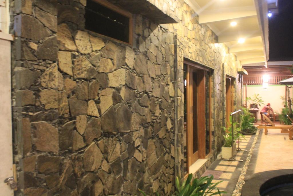 Coral Beach Pizza Cottages ギリ・トラワンガン エクステリア 写真