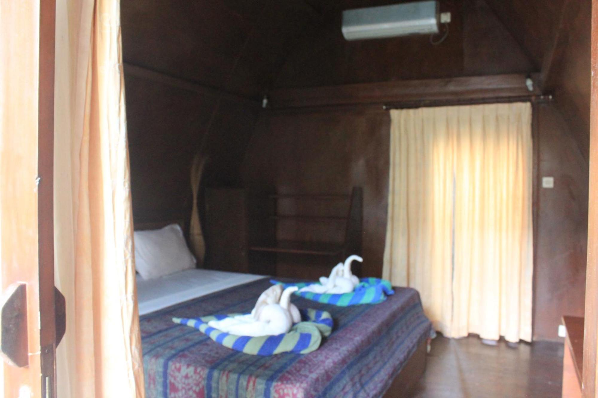 Coral Beach Pizza Cottages ギリ・トラワンガン エクステリア 写真