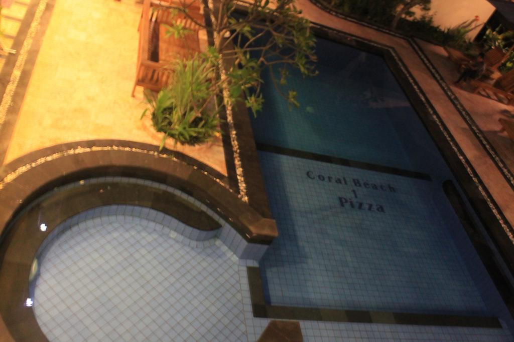 Coral Beach Pizza Cottages ギリ・トラワンガン エクステリア 写真