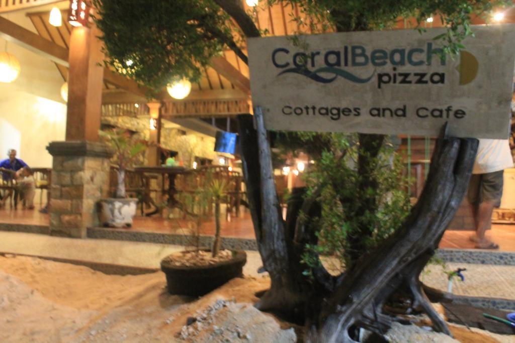 Coral Beach Pizza Cottages ギリ・トラワンガン エクステリア 写真