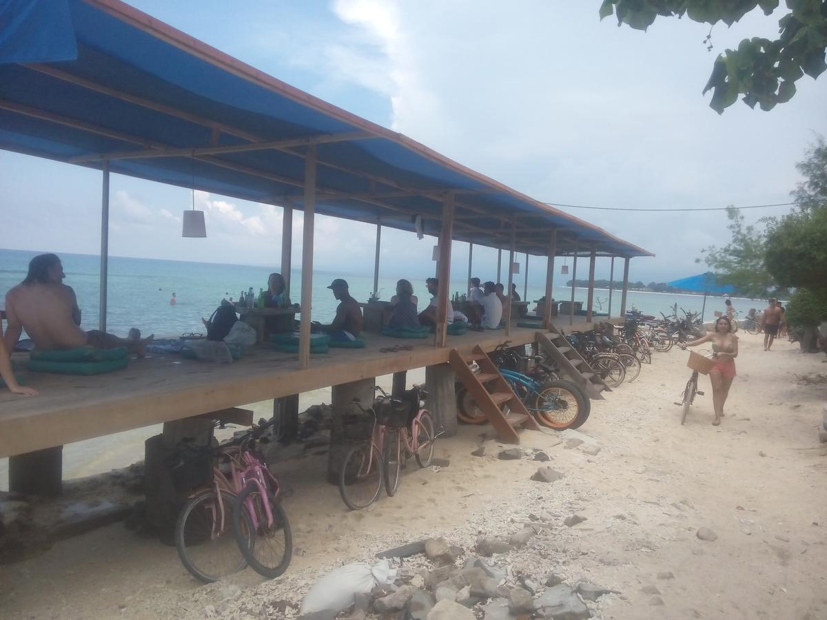 Coral Beach Pizza Cottages ギリ・トラワンガン エクステリア 写真